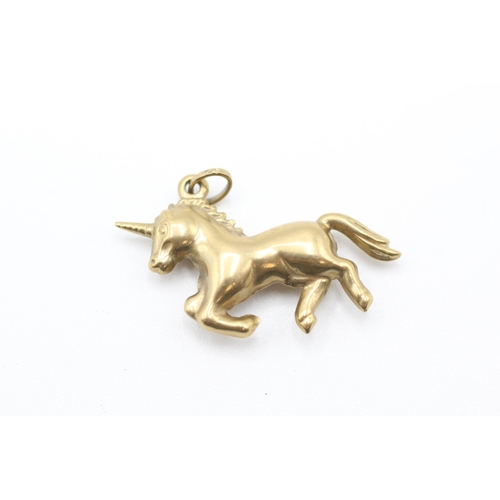 218 - 9ct gold unicorn charm (0.8g)