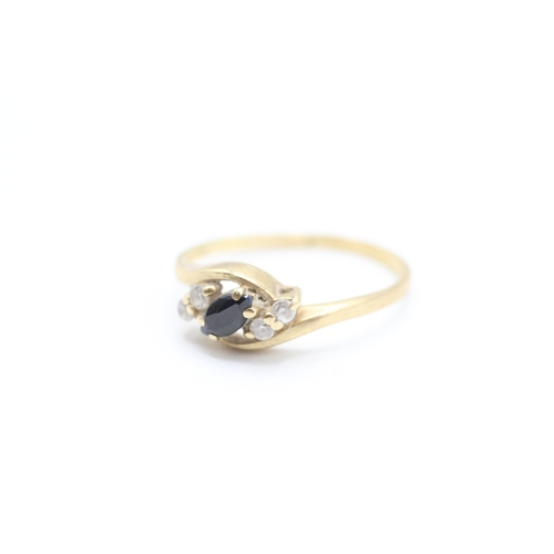 235 - 9ct gold sapphire and diamond passover dress ring (1.5g)