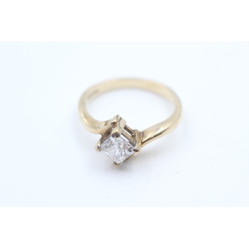 237 - 9ct gold cubic zirconia solitaire dress ring (2.9g)