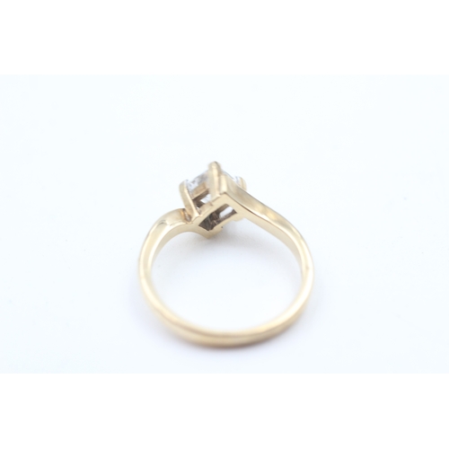 237 - 9ct gold cubic zirconia solitaire dress ring (2.9g)