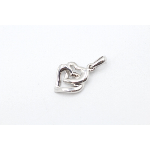 241 - 9ct white gold interlocking hearts pendant (0.7g)