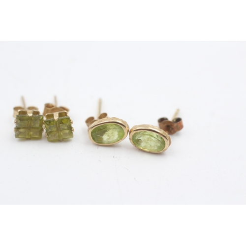 244 - 9ct gold set of three pairs of peridot stud earrings inc. drops (2g)