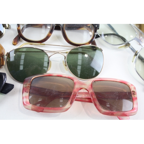 502 - Spectacles & Eyewear Vintage Inc Cases, Shaded, Plated Joblot