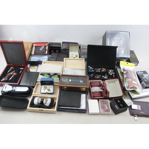 509 - Gents Joblot Inc Vintage, Cufflinks, Wallet, Shavers, Bowtie, Grooming, Etc