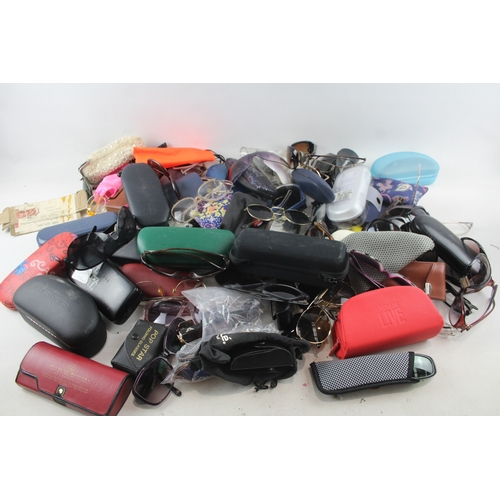 521 - Joblot Of Assorted Fashion Sunglasses Inc Branded, Metal Frame, Cases Etc