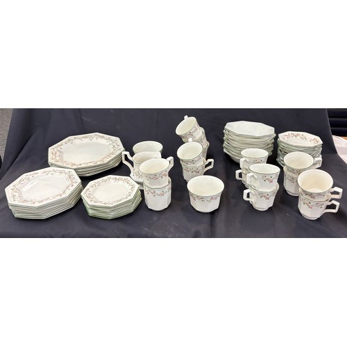 350 - Selection of Johnson Brothers eternal beau pottery