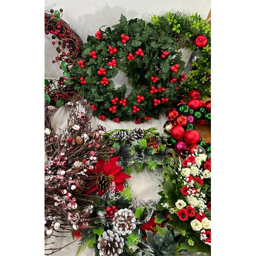 340 - Large selection of Christmas wreaths, various designs and styles