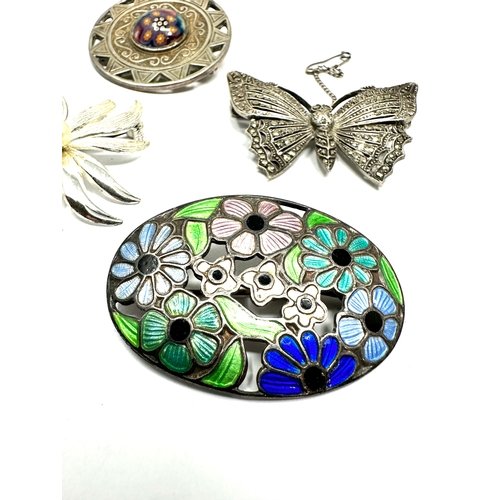 289 - 4 vintage silver brooches weight 52g