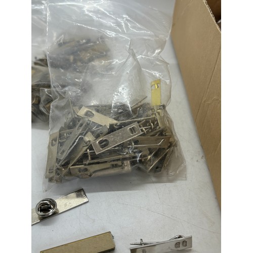 586 - Dealers lot of approximately 500 single full size medal ribbon mounting bars