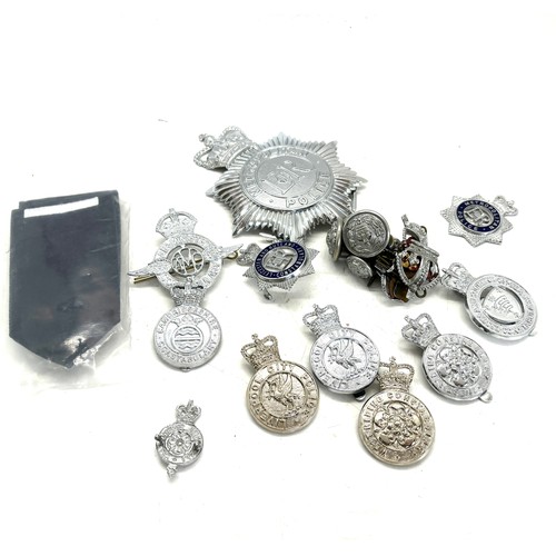 585 - Selection of Police cap badges, to include West Riding, Leicester and Rutland, Cambridgeshire etc ma... 