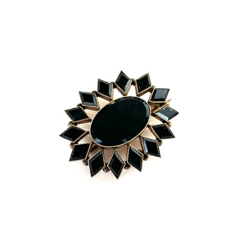 574 - Antique 10ct stone set brooch