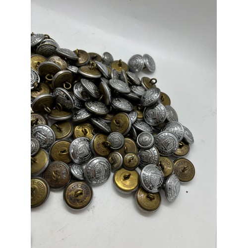 595 - Approximately 100 vintage military pips to include some Majors crowns