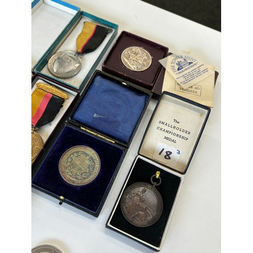 600 - Selection of boxed masonic medals etc