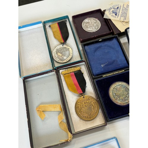 600 - Selection of boxed masonic medals etc