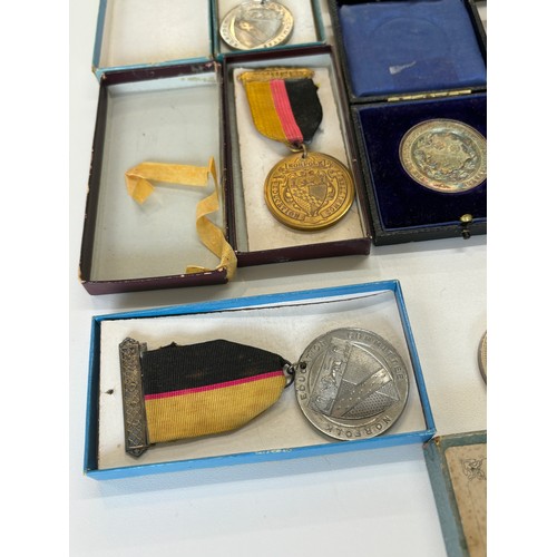 600 - Selection of boxed masonic medals etc