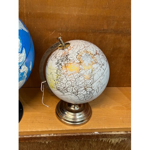 131 - 2 Modern globes