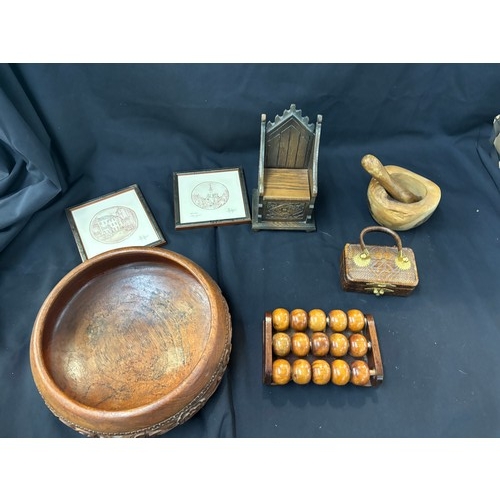 101 - Selection of wooden items to include a pestle and mortar etc