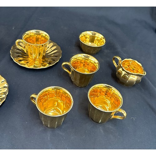 36 - Part vintage Wade tea service to include tea pot, cups, saucers etc