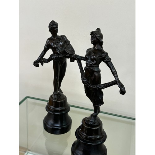 33 - 2 Vintage bronze sculptures measures approximately 10 inches tall