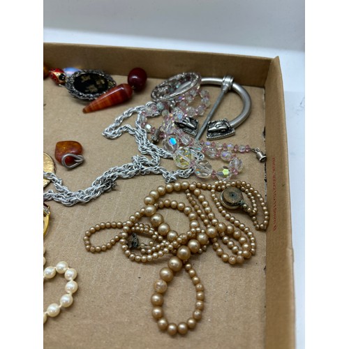 595 - Tray of vintage costume jewellery