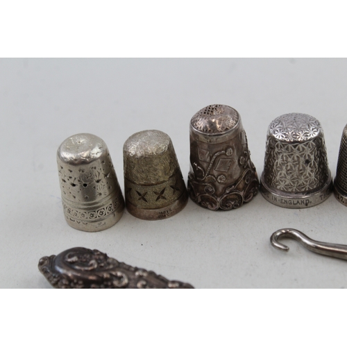 46 - 10 x .925 sterling silver haberdashery inc thimbles, button hooks etc