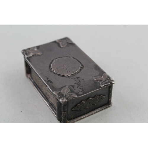 95 - .950 silver trinket / snuff box