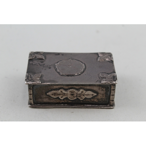 95 - .950 silver trinket / snuff box