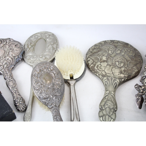 478 - Antique / Vintage Womens Vanity Items Silver Plated Inc Brushes, Mirrors Joblot