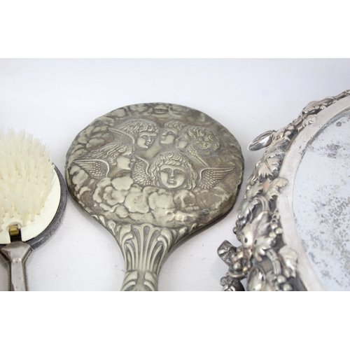 478 - Antique / Vintage Womens Vanity Items Silver Plated Inc Brushes, Mirrors Joblot