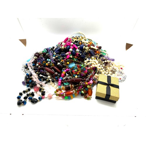 618 - Large selection of assorted costume jewellery