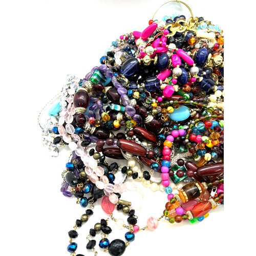 618 - Large selection of assorted costume jewellery