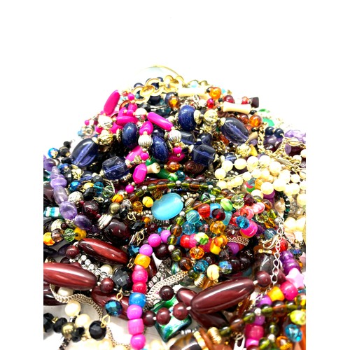 618 - Large selection of assorted costume jewellery