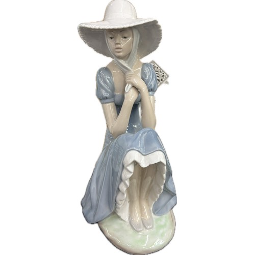 93 - Boxed Lladro Swan No 5230, Boxed Nao lady No 229 La Pamela