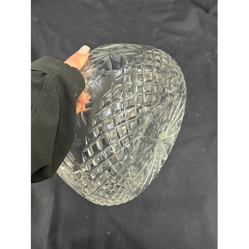 624 - Vintage crystal glass bowl measures approximately 5.5 inches tall 10 inches diameter