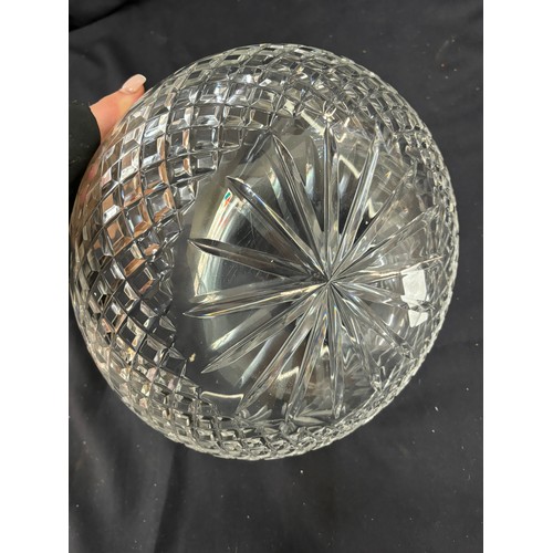 624 - Vintage crystal glass bowl measures approximately 5.5 inches tall 10 inches diameter