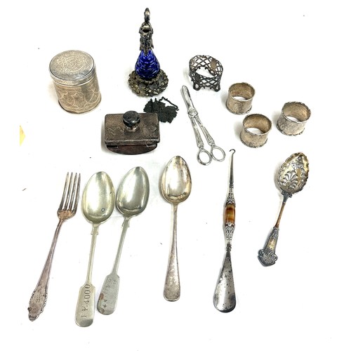 555B - Selection of collectables includes silver items etc