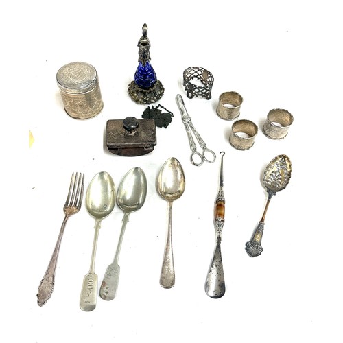 555B - Selection of collectables includes silver items etc