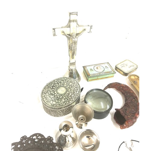 63 - Large selection of collectables includes pipes, brooches etc