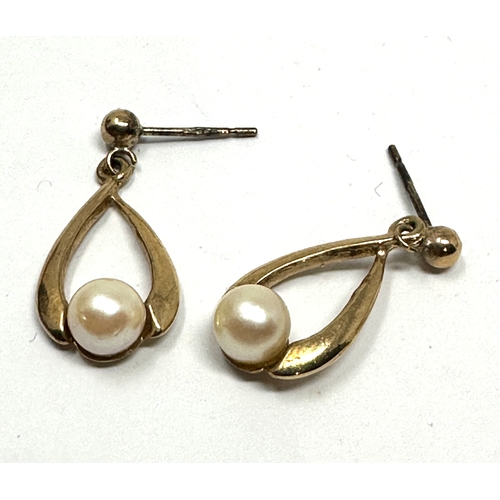 109 - 9ct gold pearl earrings weight 1.7g