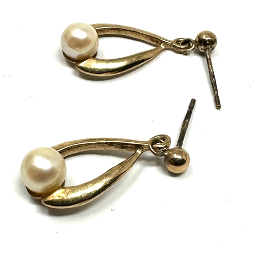 109 - 9ct gold pearl earrings weight 1.7g