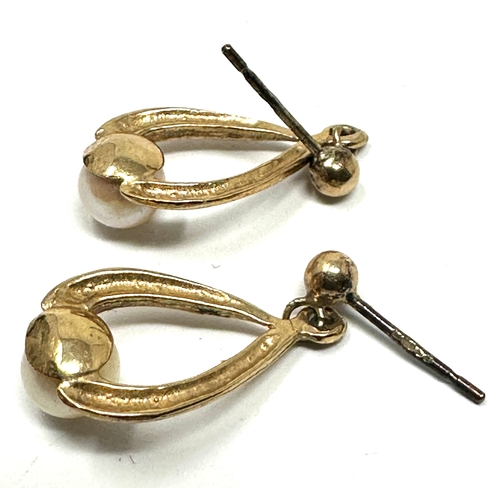 109 - 9ct gold pearl earrings weight 1.7g