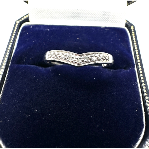 121 - 9ct white gold diamond ring weight 1.6g