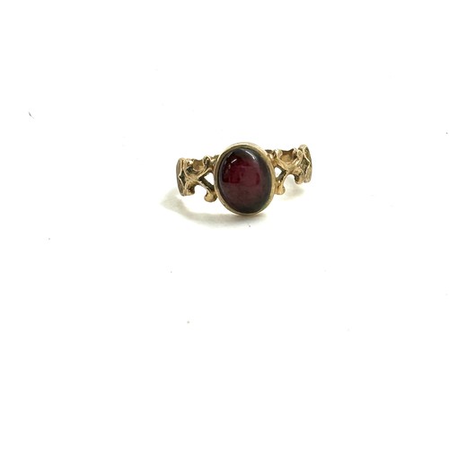 582 - Antique 9ct gold Cabachon garnet ring, UK ring size, approximate weight 2.6g