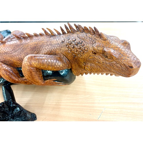 298 - Wooden Iguana ornament, approximate length 23 inches, width at widest point 17 inches