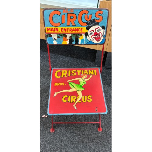 575 - Folding Novelty Circus chair