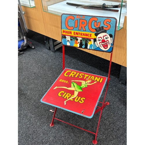 575 - Folding Novelty Circus chair