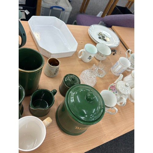 233 - Selection of miscellaneous to include part dinner sets, porcelain tray, cups etc