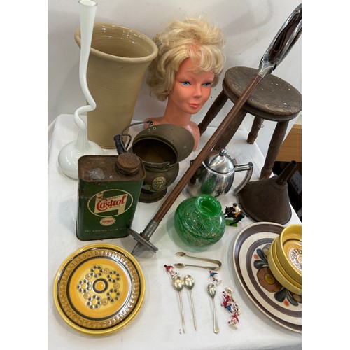 209 - Selection of collectables to include castrol oil tin, vintage stool, glass vase etc