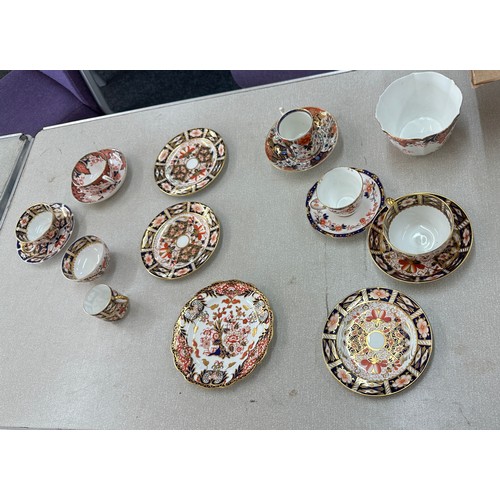 252 - Large selection of imari china