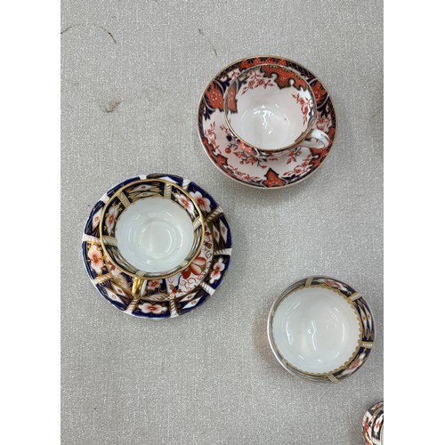 252 - Large selection of imari china